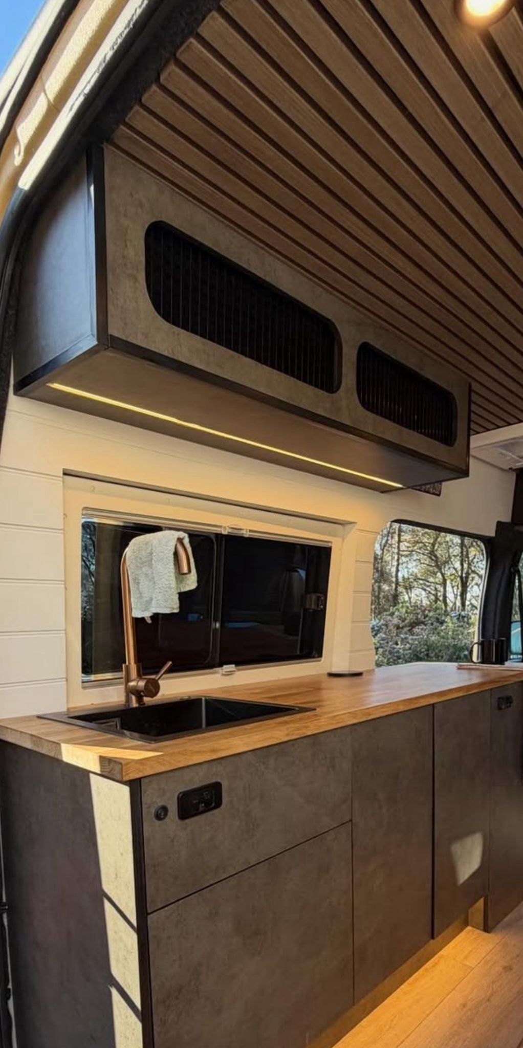 Easy Cut Tambour Vertical or Horizontal Sliding Door Kit & Parts, Up to 1000mm x 1000mm Area.