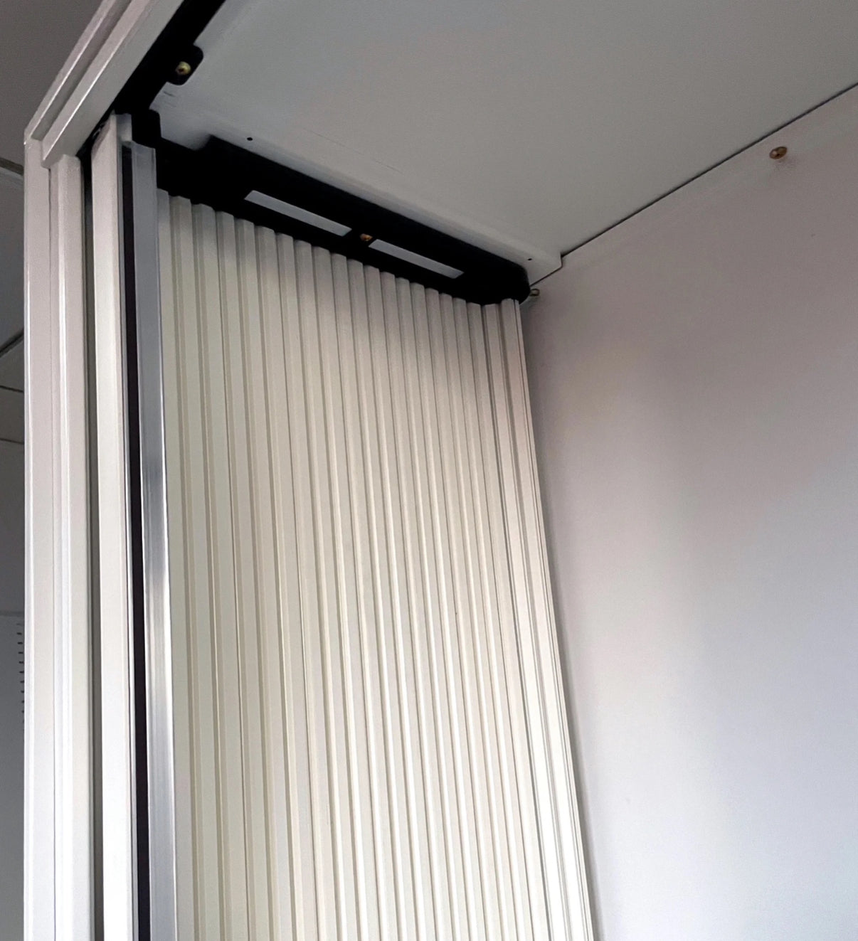 Tambour Black Door kit - SILVER HANDLE 1000mm to 1400mm tall