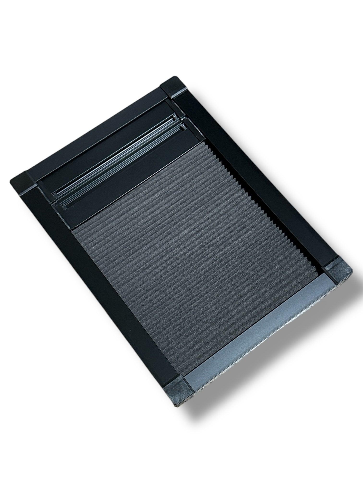 ROLdour – Maßanfertigung. Bestellen Sie jede Patronenlänge in mm bis max. 2000 mm x jede Schienenlänge in mm bis max. 1000 mm (Gesamtgröße bis zu den Außenkanten des Rahmens).