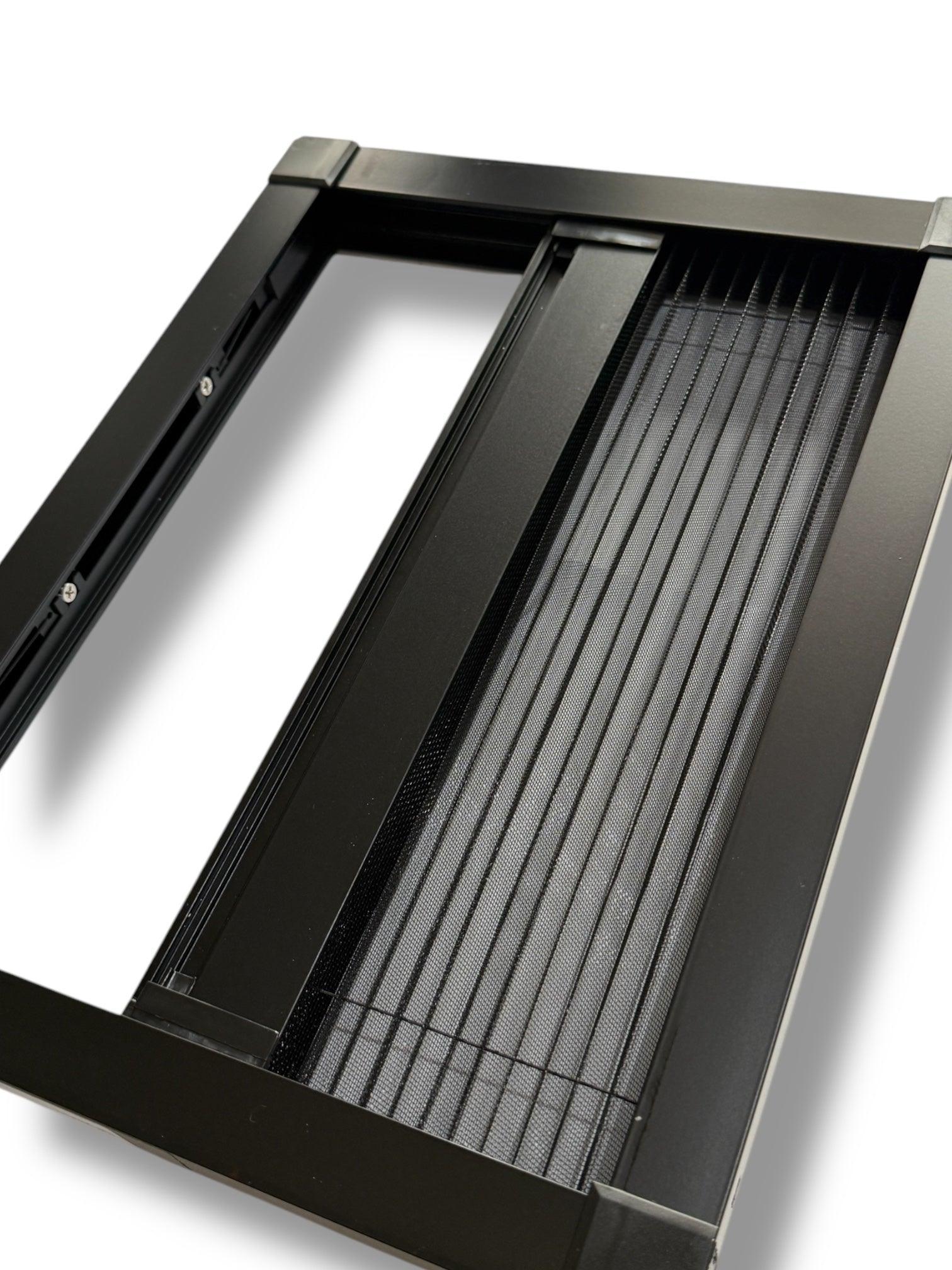 ROLdour – Maßanfertigung. Bestellen Sie jede Patronenlänge in mm bis max. 2000 mm x jede Schienenlänge in mm bis max. 1000 mm (Gesamtgröße bis zu den Außenkanten des Rahmens).