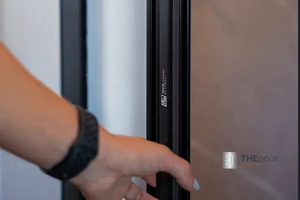 ROLdour Duschtür-Set, glänzend schwarz, einziehbar, wasserdicht, für Wohnmobile und Wohnmobile, Tambour-Alternative THEdoûr Bespoke