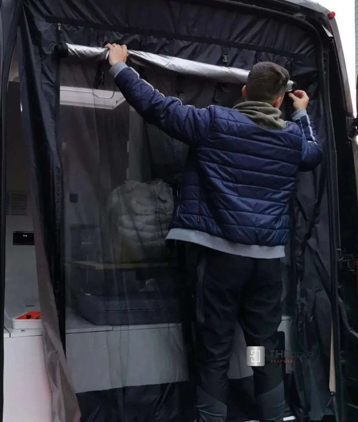 VANdour Mosquito Net Screen - Fits Medium to Large Campervans With Added Privacy Layer VANdoûr