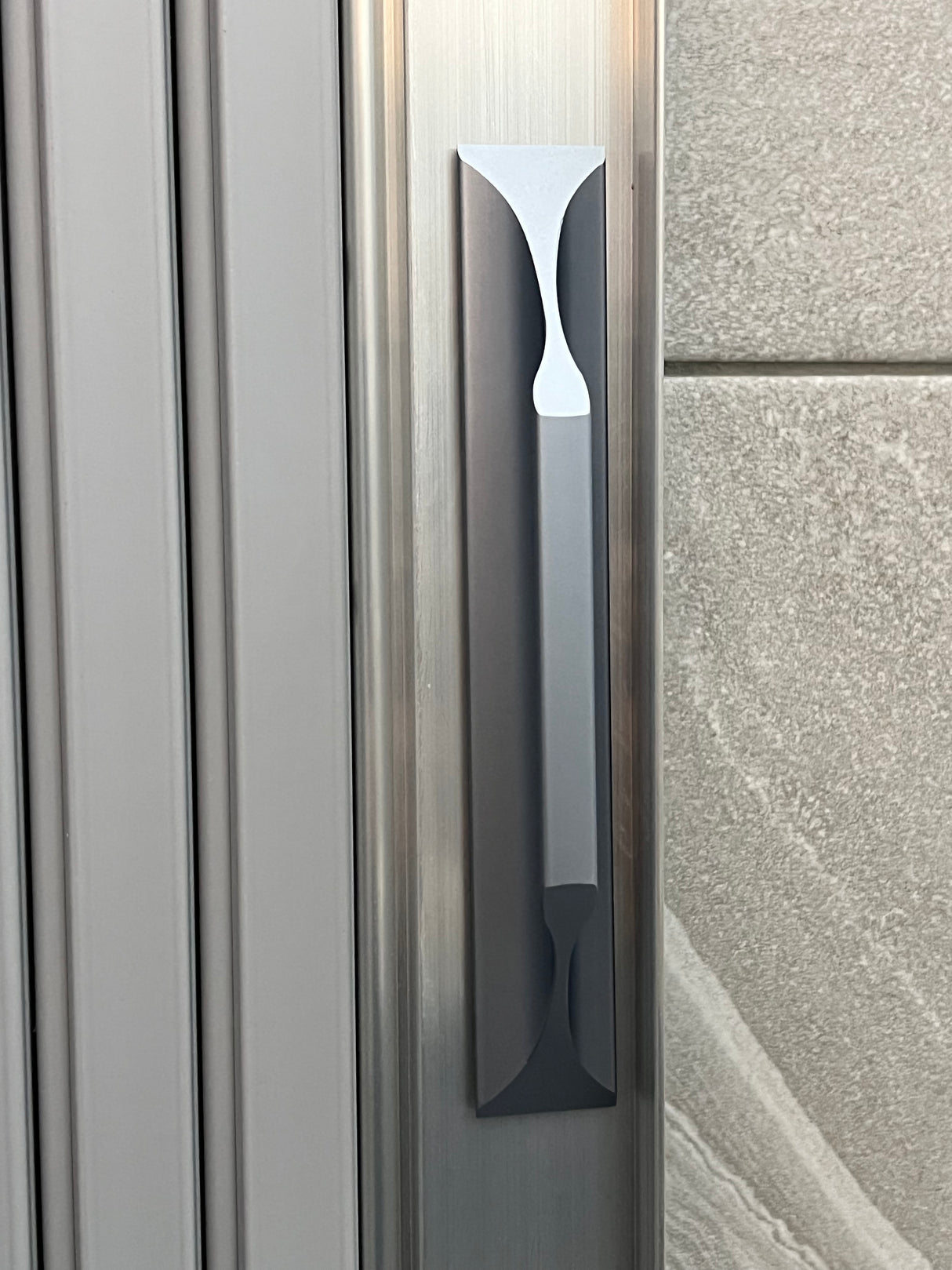 Kit de puerta Tambour Silver - Manija negra de 1000 mm a 1400 mm de altura