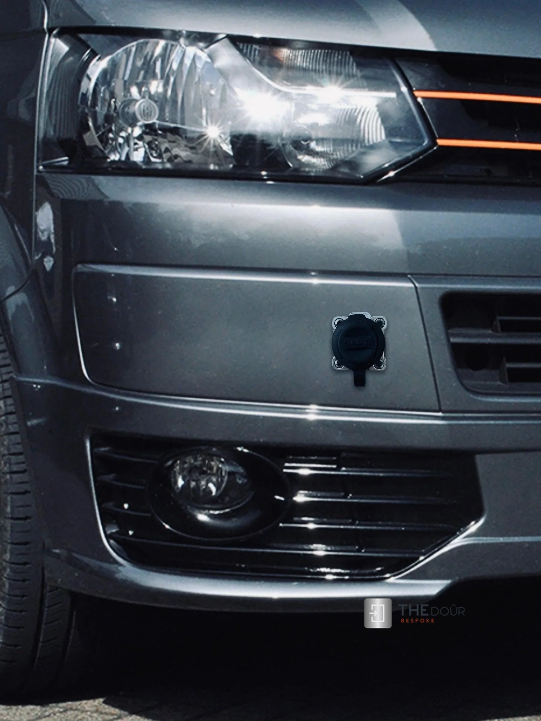 IP67 COMPACT Surface Mounted 240v Electric Hookup Black & Chrome