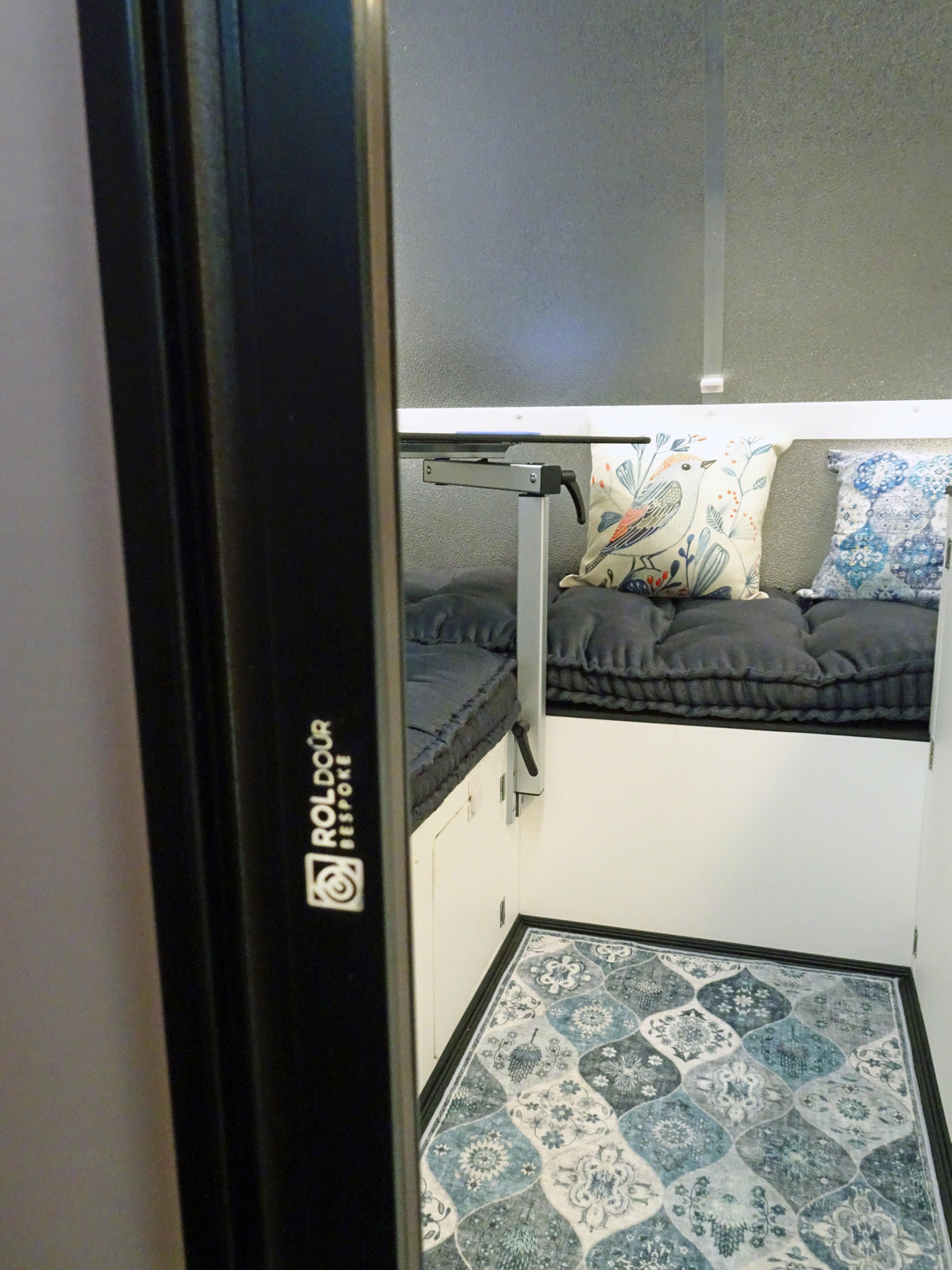 ROLdour Gloss Black Intrekbare waterdichte camper, RV Douchedeur kit Tambour Alternative