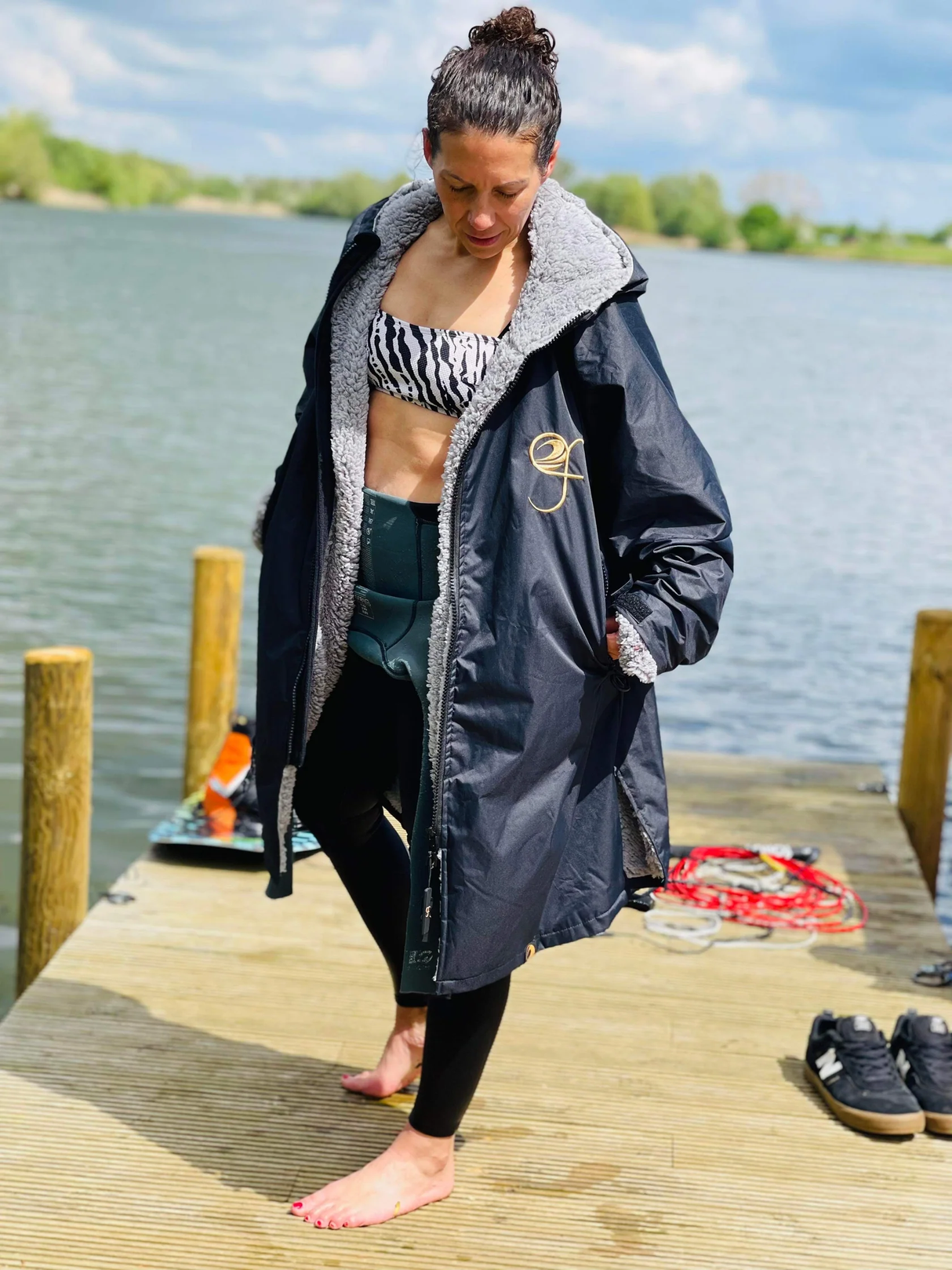 GF Large Dry Beach Changing Robe, Sherpa Fleece Lining - Waterproof, Windproof Oversized Coat - Swimming - Water-sports