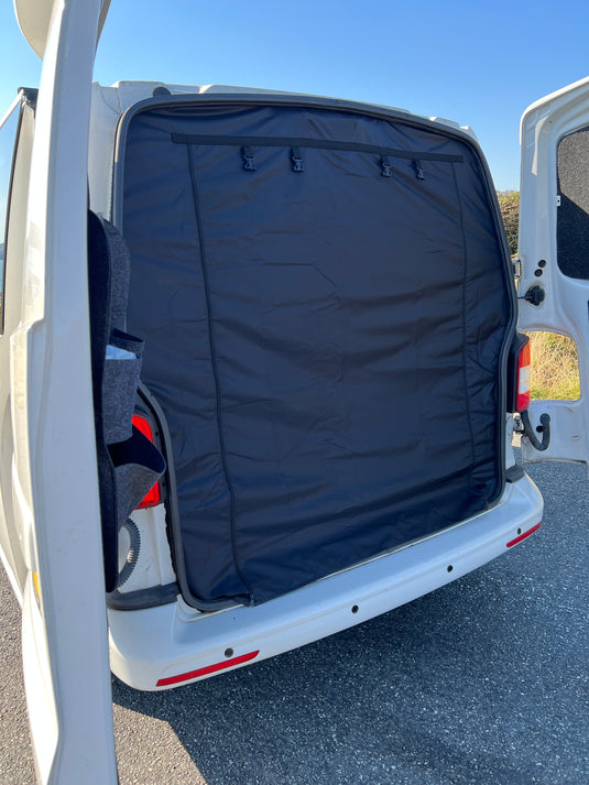VANdoûr Universal Small Campervan taille 4 en 1 moustiquaire / moustiquaire + couche imperméable / intimité, pour s'adapter de chaque côté ou à l'arrière.